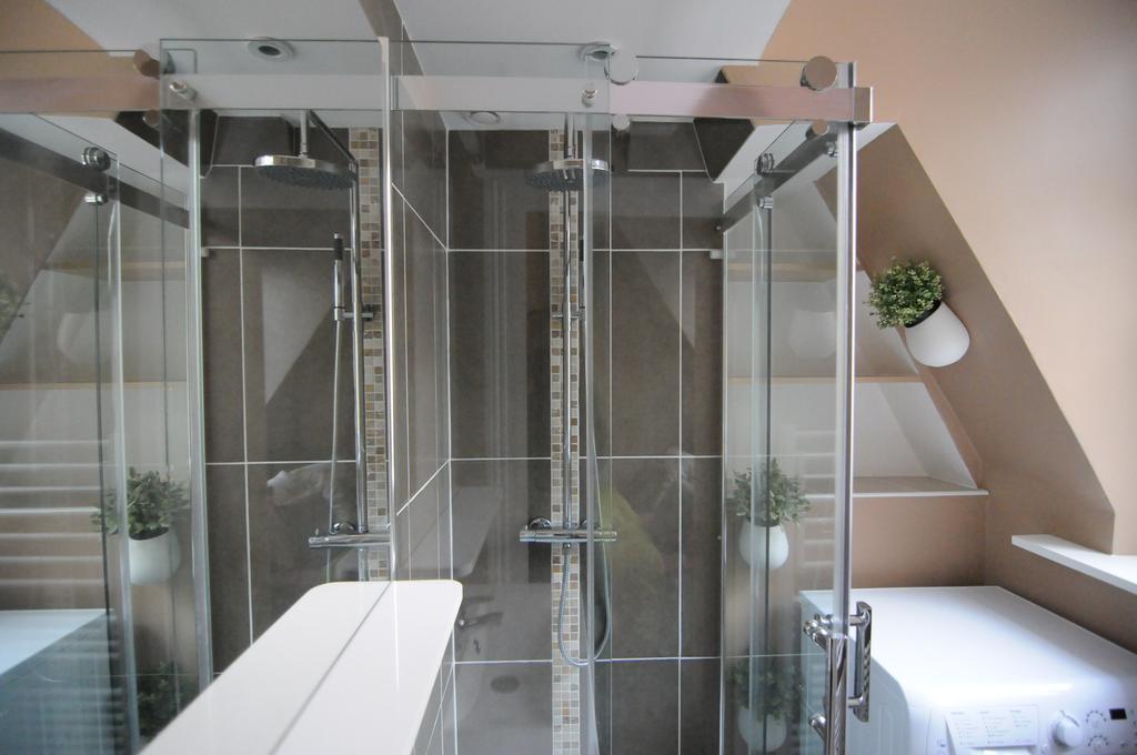 Appartement De Charme Climatise Pour 6 A 8 Pers 엉부와스 객실 사진