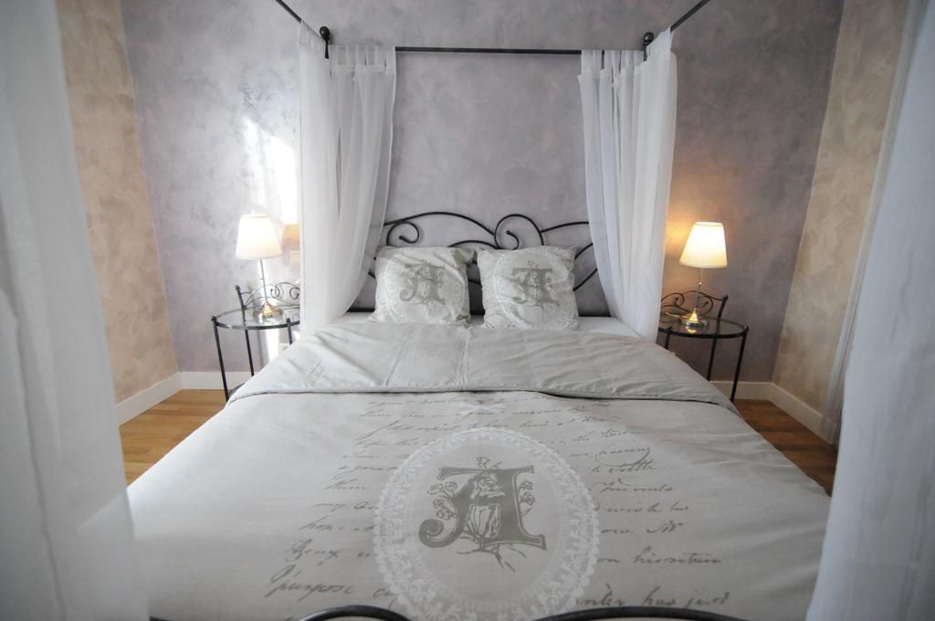 Appartement De Charme Climatise Pour 6 A 8 Pers 엉부와스 객실 사진